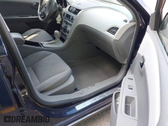 2008 Chevrolet Malibu 1LT с VIN 1G1ZH57B184302141, выставлен на аукционе IAAI как лот 42619253 с пробегом 182 662 миль миль и . История ставок и продаж доступна на DreamBid. Изображение 5.