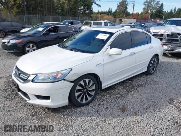 2014 Honda Accord Touring z VIN 1HGCR6F72EA010462, wystawiony jako IAAI lot #43379000 z przebiegiem 251 236 mil mil oraz . Historia ofert i sprzedaży dostępna na DreamBid. Obrazek 17.