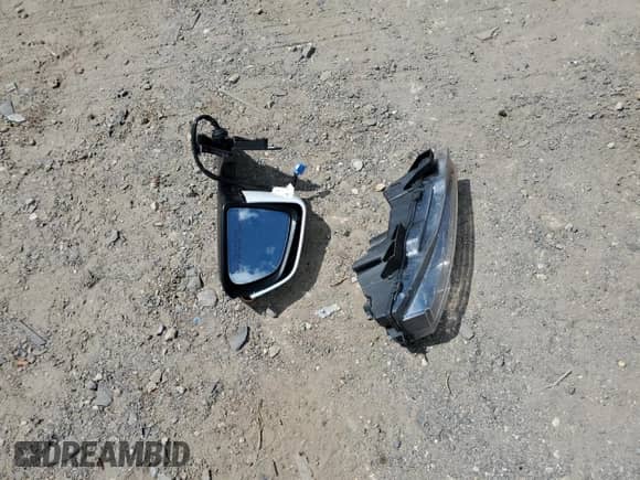 2021 Tesla Model Y Long Range with VIN 5YJYGDEE9MF204636, listed as a Copart auction lot 67062635 with 31,780 mi miles and Salvage title. Bid and sale history available at DreamBid. Image 12.