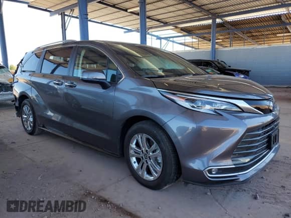 2023 Toyota Sienna Platinum z VIN 5TDESKFCXPS079150, wystawiony jako Copart lot #56069085 z przebiegiem 31 499 mil mil oraz Szkoda całkowita • Salvage title. Historia ofert i sprzedaży dostępna na DreamBid. Obrazek 4.