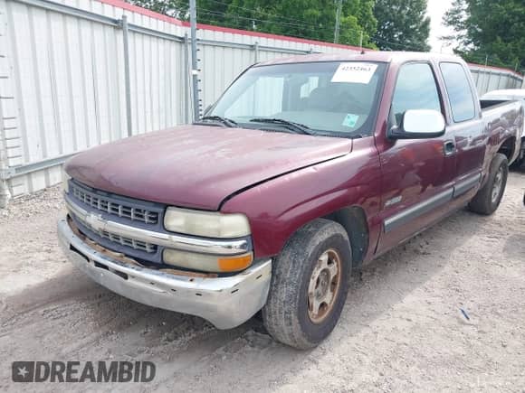2002 Chevrolet Silverado 1500 LS with VIN 2GCEC19T221106229, listed as a IAAI auction lot 42352463 with 324,514 mi miles and . Bid and sale history available at DreamBid. Image 2.