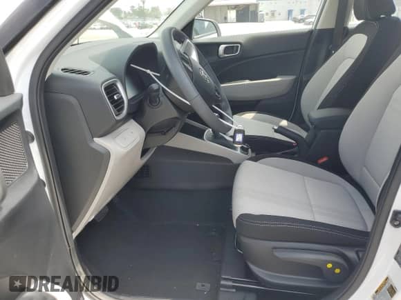 2025 Hyundai Venue SEL с VIN KMHRC8A36SU407558, выставлен на аукционе Copart как лот 69245595 с пробегом 199 миль миль и Списание • Salvage title. История ставок и продаж доступна на DreamBid. Изображение 7.