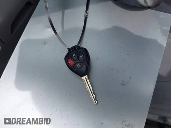 2011 Toyota Camry LE z VIN 4T1BF3EK4BU759714, wystawiony jako IAAI lot #43154042 z przebiegiem 133 653 mil mil oraz . Historia ofert i sprzedaży dostępna na DreamBid. Obrazek 11.