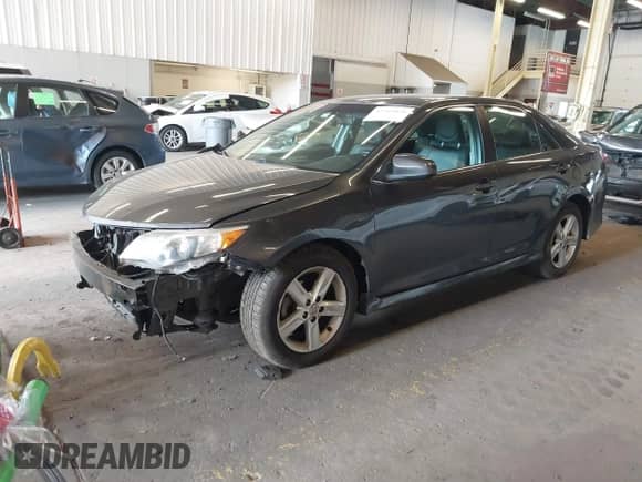 2013 Toyota Camry L z VIN 4T1BF1FK5DU236904, wystawiony jako IAAI lot #43389048 z przebiegiem 160 769 mil mil oraz . Historia ofert i sprzedaży dostępna na DreamBid. Obrazek 2.