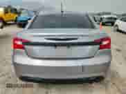 2014 Chrysler 200 LX z VIN 1C3CCBAB9EN124749, wystawiony jako Copart lot #71111315 z przebiegiem Nie podano mil oraz Szkoda całkowita • Salvage title. Historia ofert i sprzedaży dostępna na DreamBid. Obrazek 6.