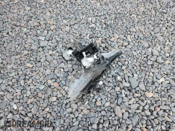 2019 Kia Sorento S с VIN 5XYPGDA56KG605777, выставлен на аукционе Copart как лот 81699185 с пробегом 92 954 миль миль и Списание • Salvage title. История ставок и продаж доступна на DreamBid. Изображение 13.