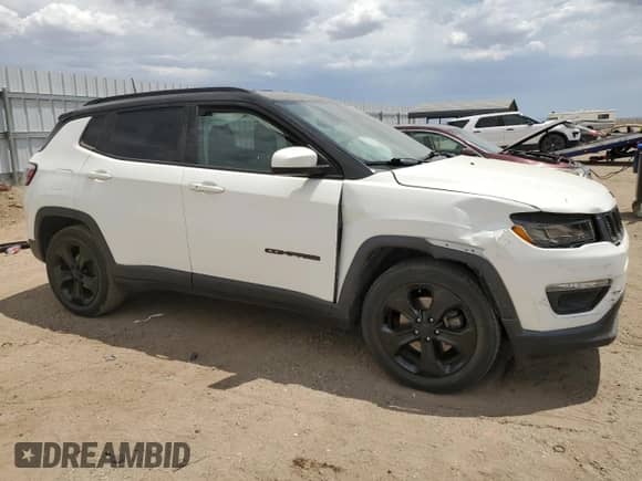 2018 Jeep Compass Latitude z VIN 3C4NJCBB2JT318340, wystawiony jako Copart lot #65468945 z przebiegiem 68 133 mil mil oraz Szkoda całkowita • Salvage title. Historia ofert i sprzedaży dostępna na DreamBid. Obrazek 4.