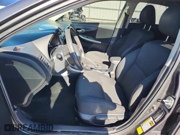 2011 Toyota Corolla L z VIN 2T1BU4EE9BC643528, wystawiony jako Copart lot #80752315 z przebiegiem 184 317 mil mil oraz Szkoda całkowita • Salvage title. Historia ofert i sprzedaży dostępna na DreamBid. Obrazek 7.