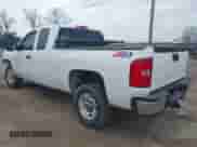 2009 Chevrolet Silverado 2500HD z VIN 1GCHK49669E157060, wystawiony jako IAAI lot #42068091 z przebiegiem 202 339 mil mil oraz . Historia ofert i sprzedaży dostępna na DreamBid. Obrazek 3.