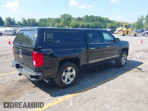2017 Chevrolet Silverado 1500 LTZ с VIN 3GCUKSEC9HG505956, выставлен на аукционе IAAI как лот 42914614 с пробегом 133 081 миль миль и . История ставок и продаж доступна на DreamBid. Изображение 4.