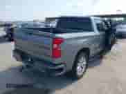 2020 Chevrolet Silverado 1500 Custom z VIN 3GCPWBEF2LG302881, wystawiony jako IAAI lot #43100349 z przebiegiem 89 376 mil mil oraz . Historia ofert i sprzedaży dostępna na DreamBid. Obrazek 4.
