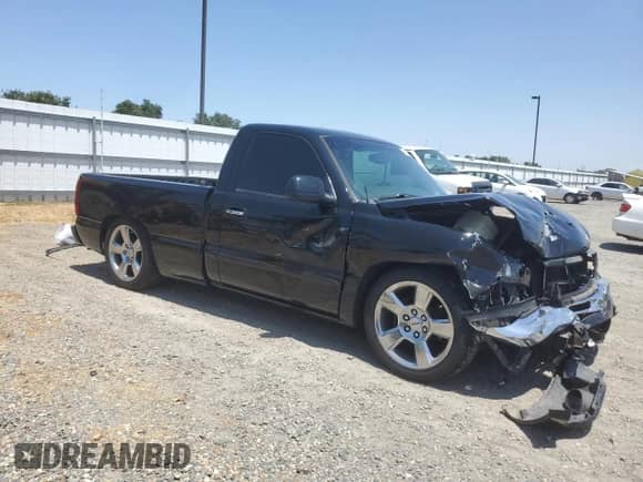 2005 GMC Sierra 1500 Work Truck with VIN 1GTEC14VX5Z327081, listed as a Copart auction lot 59348755 with 193,574 mi miles and Salvage title. Bid and sale history available at DreamBid. Image 4.