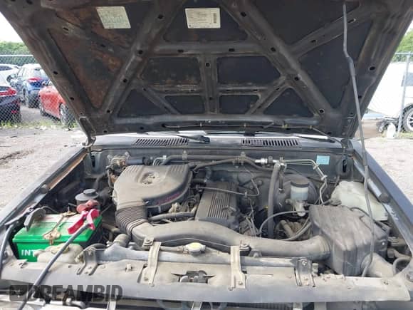 1994 Nissan Frontier with VIN 1N6SD11S2RC402971, listed as a IAAI auction lot 42388139 with 122,571 mi miles and . Bid and sale history available at DreamBid. Image 10.