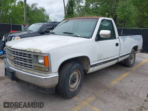 1991 Chevrolet Silverado 2500 with VIN 1GCFC24K0MZ179702, listed as a IAAI auction lot 42152193 with 173,268 mi miles and . Bid and sale history available at DreamBid. Image 2.