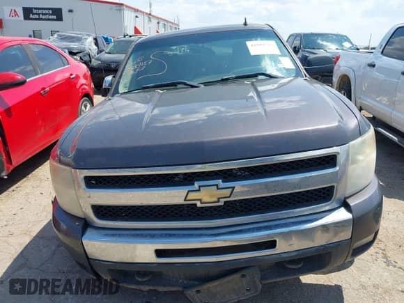 2010 Chevrolet Silverado 1500 LT z VIN 3GCRKSE30AG102962, wystawiony jako IAAI lot #42989727 z przebiegiem 232 236 mil mil oraz . Historia ofert i sprzedaży dostępna na DreamBid. Obrazek 12.