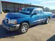 2005 Dodge Dakota SLT z VIN 1D7HE42N45S281208, wystawiony jako IAAI lot #41798911 z przebiegiem 183 058 mil mil oraz . Historia ofert i sprzedaży dostępna na DreamBid. Obrazek 2.