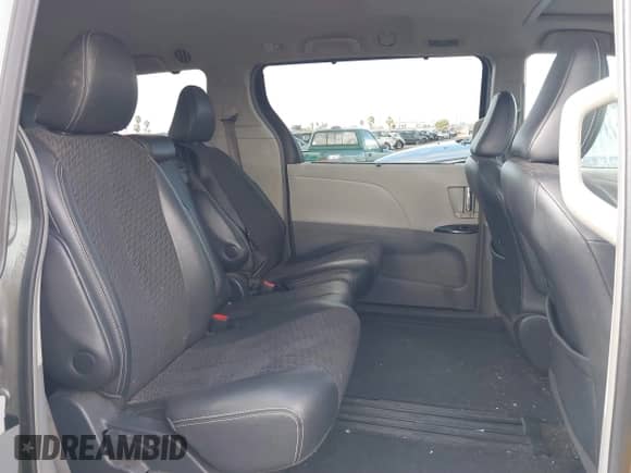 2011 Toyota Sienna SE with VIN 5TDXK3DC4BS158484, listed as a IAAI auction lot 41423843 with 162,939 mi miles and . Bid and sale history available at DreamBid. Image 8.