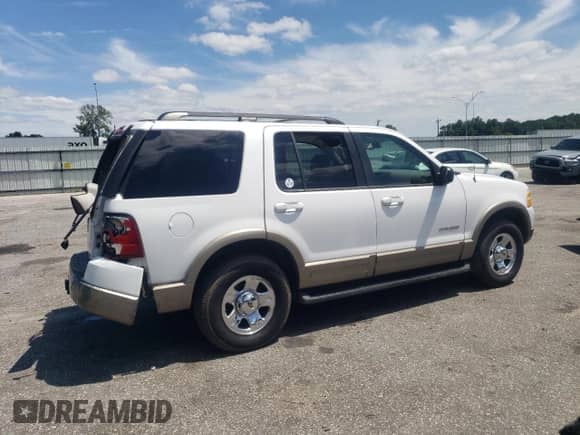 2002 Ford Explorer Eddie Bauer с VIN 1FMZU74W52UA69809, выставлен на аукционе Copart как лот 67541725 с пробегом 249 984 миль миль и Списание • Salvage title. История ставок и продаж доступна на DreamBid. Изображение 3.