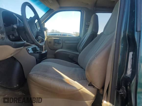 1997 Chevrolet Express with VIN 1GAGG25R1V1086734, listed as a Copart auction lot 46941485 with 197,756 mi miles and Salvage title. Bid and sale history available at DreamBid. Image 7.