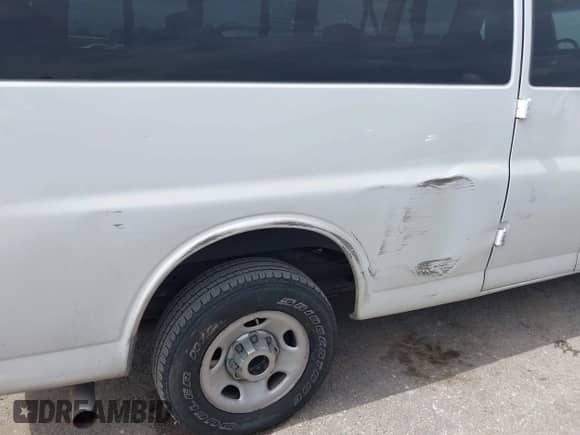 2014 Chevrolet Express Passenger LT с VIN 1GAZG1FG7E1193660, выставлен на аукционе IAAI как лот 42656265 с пробегом 219 256 миль миль и . История ставок и продаж доступна на DreamBid. Изображение 6.