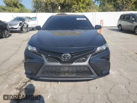 2021 Toyota Camry SE z VIN 4T1G11AK7MU598244, wystawiony jako Copart lot #86686355 z przebiegiem 82 785 mil mil oraz Szkoda całkowita • Salvage title. Historia ofert i sprzedaży dostępna na DreamBid. Obrazek 5.