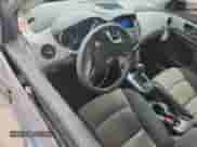 2014 Chevrolet Cruze LS с VIN 1G1PB5SH1E7279250, выставлен на аукционе Copart как лот 68372345 с пробегом 136 411 миль миль и Списание • Salvage title. История ставок и продаж доступна на DreamBid. Изображение 8.