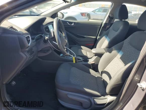 2019 Hyundai Ioniq с VIN KMHC65LD9KU182604, выставлен на аукционе Copart как лот 63783075 с пробегом 113 443 миль миль и Списание • Salvage title. История ставок и продаж доступна на DreamBid. Изображение 7.