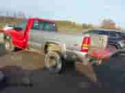 2002 Chevrolet Silverado 2500HD LS with VIN 1GCHK24U62E121028, listed as a IAAI auction lot 41548113 with 154,053 mi miles and . Bid and sale history available at DreamBid. Image 3.