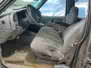 2000 Chevrolet Silverado 3500 с VIN 1GCHK33J6YF516293, выставлен на аукционе Copart как лот 53083035 с пробегом 220 219 миль миль и Списание • Salvage title. История ставок и продаж доступна на DreamBid. Изображение 7.