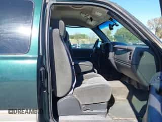 2003 Chevrolet Silverado 1500 LT z VIN 2GCEK19T331316925, wystawiony jako IAAI lot #43375888 z przebiegiem 227 139 mil mil oraz . Historia ofert i sprzedaży dostępna na DreamBid. Obrazek 5.