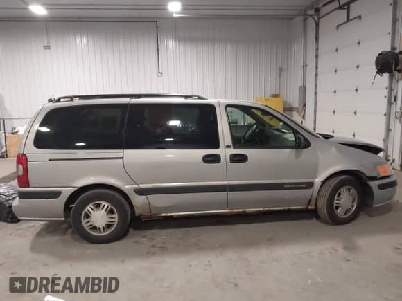 2000 Chevrolet Venture LT 1SD z VIN 1GNDX03E5YD158348, wystawiony jako IAAI lot #42046872 z przebiegiem 114 945 mil mil oraz . Historia ofert i sprzedaży dostępna na DreamBid. Obrazek 13.