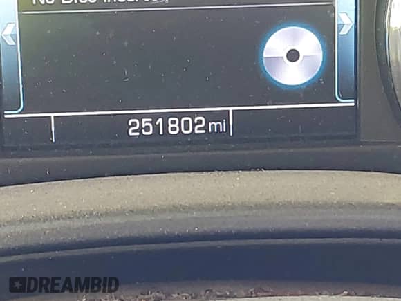 2015 Chevrolet Silverado 2500HD LTZ z VIN 1GC1KWEG8FF512327, wystawiony jako IAAI lot #43256058 z przebiegiem 251 802 mil mil oraz . Historia ofert i sprzedaży dostępna na DreamBid. Obrazek 15.