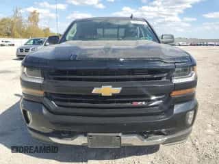 2018 Chevrolet Silverado 1500 LT z VIN 1GCVKREC0JZ317572, wystawiony jako Copart lot #84590525 z przebiegiem 94 614 mil mil oraz Szkoda całkowita • Salvage title. Historia ofert i sprzedaży dostępna na DreamBid. Obrazek 5.