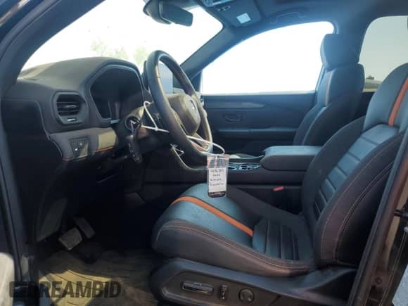 2026 Honda Passport with VIN 5FNYF9H53TB001381, listed as a Copart auction lot 71696325 with 8,648 mi miles and Salvage title. Bid and sale history available at DreamBid. Image 7.