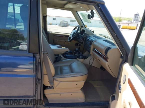 2000 Land Rover Discovery Cloth с VIN SALTY1242YA250771, выставлен на аукционе IAAI как лот 42231046 с пробегом Не указан миль и . История ставок и продаж доступна на DreamBid. Изображение 5.