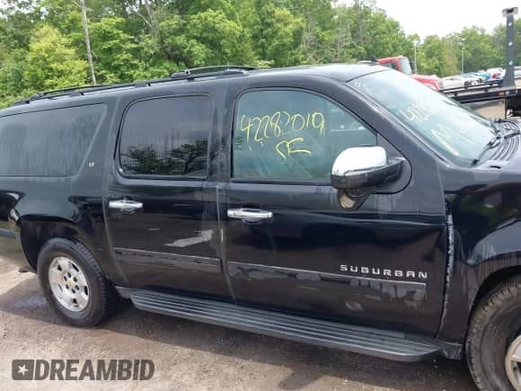 2010 Chevrolet Suburban LT with VIN 1GNUKJE34AR270941, listed as a IAAI auction lot 42282019 with 196,122 mi miles and . Bid and sale history available at DreamBid. Image 13.