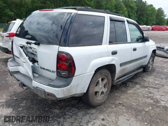 2002 Chevrolet TrailBlazer LS с VIN 1GNDS13S122297356, выставлен на аукционе IAAI как лот 42379250 с пробегом 143 491 миль миль и . История ставок и продаж доступна на DreamBid. Изображение 4.
