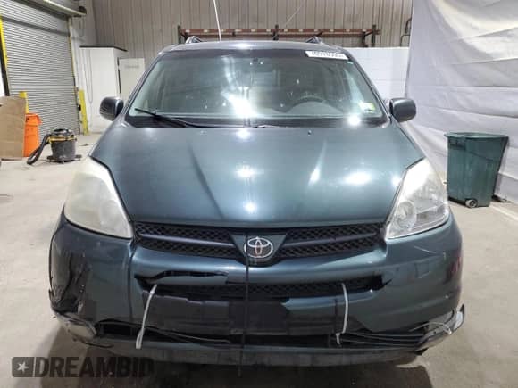 2004 Toyota Sienna XLE z VIN 5TDBA22C84S017513, wystawiony jako Copart lot #70978595 z przebiegiem 252 893 mil mil oraz Czysty tytuł • Clean title. Historia ofert i sprzedaży dostępna na DreamBid. Obrazek 5.