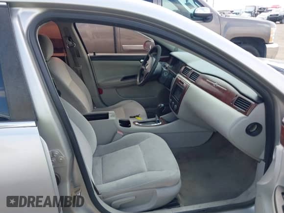 2008 Chevrolet Impala LS с VIN 2G1WB55K481309667, выставлен на аукционе IAAI как лот 43349113 с пробегом 182 117 миль миль и . История ставок и продаж доступна на DreamBid. Изображение 5.