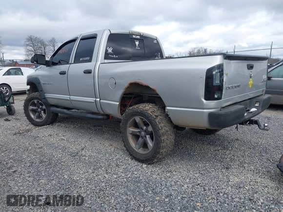 2006 Dodge 1500 SLT с VIN 1D7HU18276S700734, выставлен на аукционе IAAI как лот 41964140 с пробегом 203 555 миль миль и . История ставок и продаж доступна на DreamBid. Изображение 3.