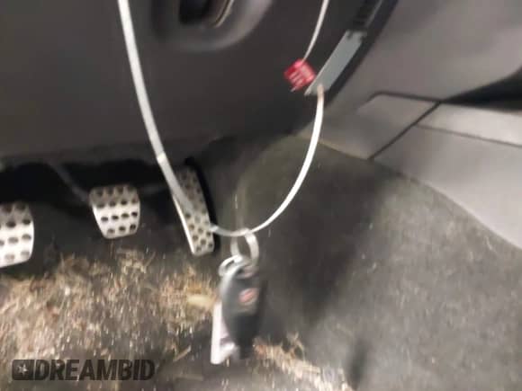 2014 Dodge Challenger R/T с VIN 2C3CDYBT5EH299046, выставлен на аукционе IAAI как лот 41330322 с пробегом 131 738 миль миль и . История ставок и продаж доступна на DreamBid. Изображение 11.