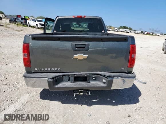 2011 Chevrolet Silverado 1500 LS z VIN 1GCRCREA8BZ135505, wystawiony jako Copart lot #66717065 z przebiegiem Nie podano mil oraz Szkoda całkowita • Salvage title. Historia ofert i sprzedaży dostępna na DreamBid. Obrazek 6.