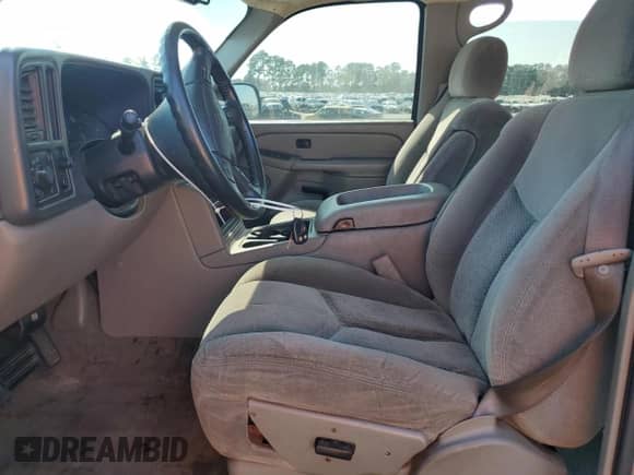 2005 Chevrolet Suburban LS с VIN 3GNEC16Z85G104660, выставлен на аукционе Copart как лот 61638465 с пробегом 208 959 миль миль и Списание • Salvage title. История ставок и продаж доступна на DreamBid. Изображение 7.