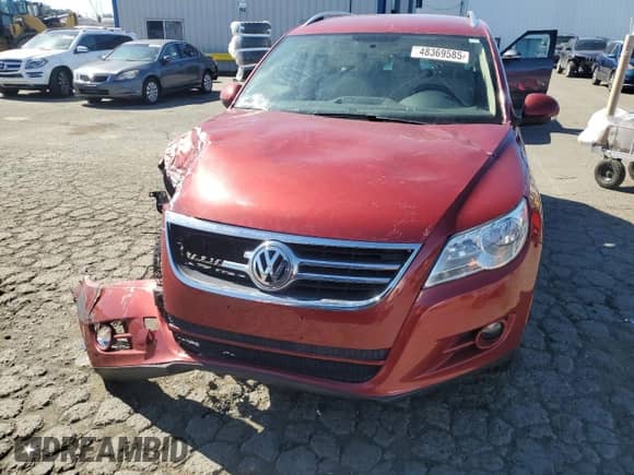 2010 Volkswagen Tiguan с VIN WVGAV9AX4AW003953, выставлен на аукционе Copart как лот 48369585 с пробегом 108 467 миль миль и Списание • Salvage title. История ставок и продаж доступна на DreamBid. Изображение 5.