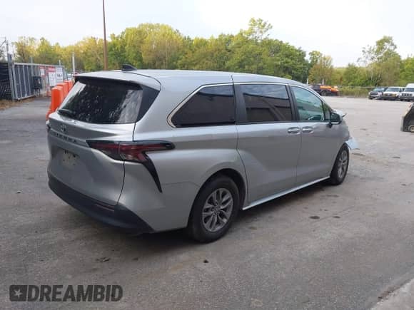 2024 Toyota Sienna LE with VIN 5TDKRKEC8RS202561, listed as a IAAI auction lot 43233757 with 90,047 mi miles and . Bid and sale history available at DreamBid. Image 4.