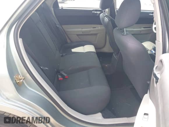 2005 Chrysler 300 300 z VIN 2C3JA43R85H553263, wystawiony jako IAAI lot #42786599 z przebiegiem 183 825 mil mil oraz . Historia ofert i sprzedaży dostępna na DreamBid. Obrazek 8.