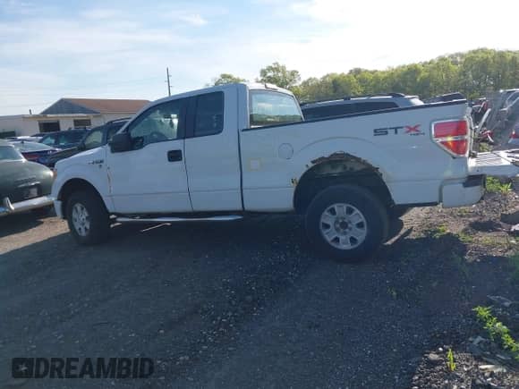 2013 Ford F-150 XL с VIN 1FTEX1EMXDKD76492, выставлен на аукционе IAAI как лот 42218680 с пробегом Не указан миль и . История ставок и продаж доступна на DreamBid. Изображение 13.