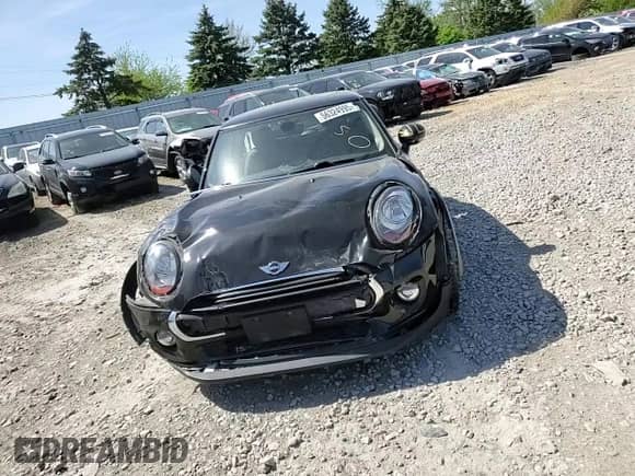2018 MINI Hardtop Cooper с VIN WMWXP5C59J3C65496, выставлен на аукционе Copart как лот 56324995 с пробегом 84 233 миль миль и Списание • Salvage title. История ставок и продаж доступна на DreamBid. Изображение 13.