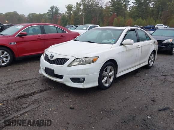 2010 Toyota Camry with VIN 4T1BF3EK5AU524723, listed as a IAAI auction lot 43428362 with 240,804 mi miles and . Bid and sale history available at DreamBid. Image 2.