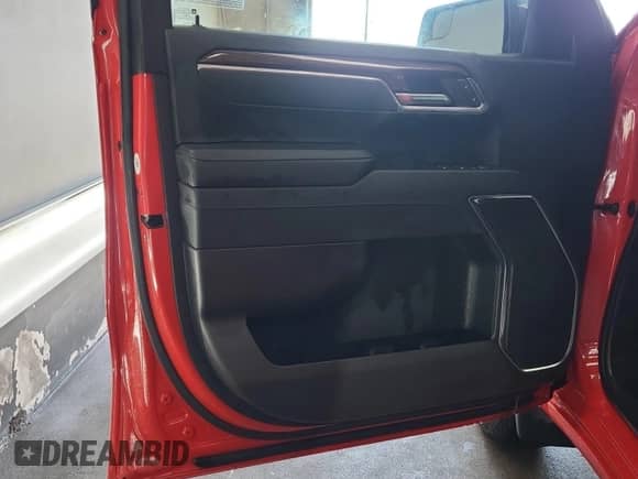 2024 Chevrolet Silverado 1500 LT z VIN 1GCRDDEK1RZ155405, wystawiony jako IAAI lot #43540237 z przebiegiem 50 431 mil mil oraz . Historia ofert i sprzedaży dostępna na DreamBid. Obrazek 15.